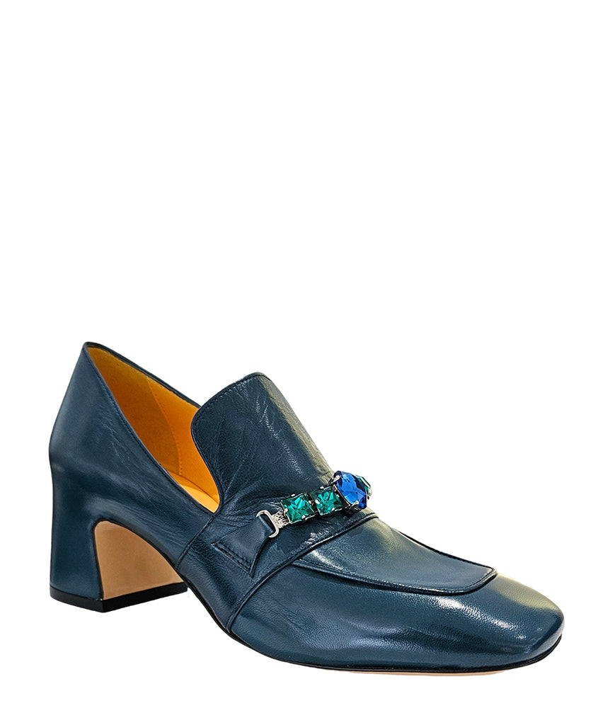 Mocasín con pedrería y tacón medio en piel azul marino 