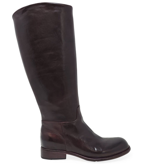 "Knee-high leather boot with structured shaft, rounded toe, and stacked block heel. Designed with minimal stitching and a smooth finish